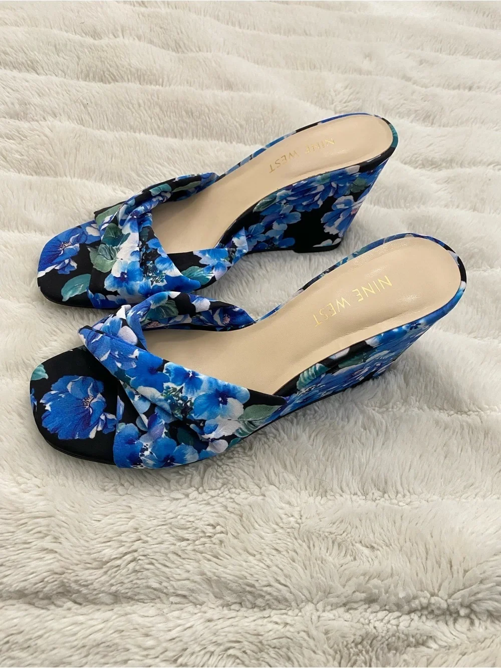 Nine West Blue Floral Knot Wedge Sandals Size 6.5